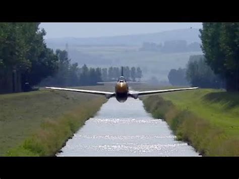 Breitling Fighters fly LOW down a canal : r/LowAltitudeJets 